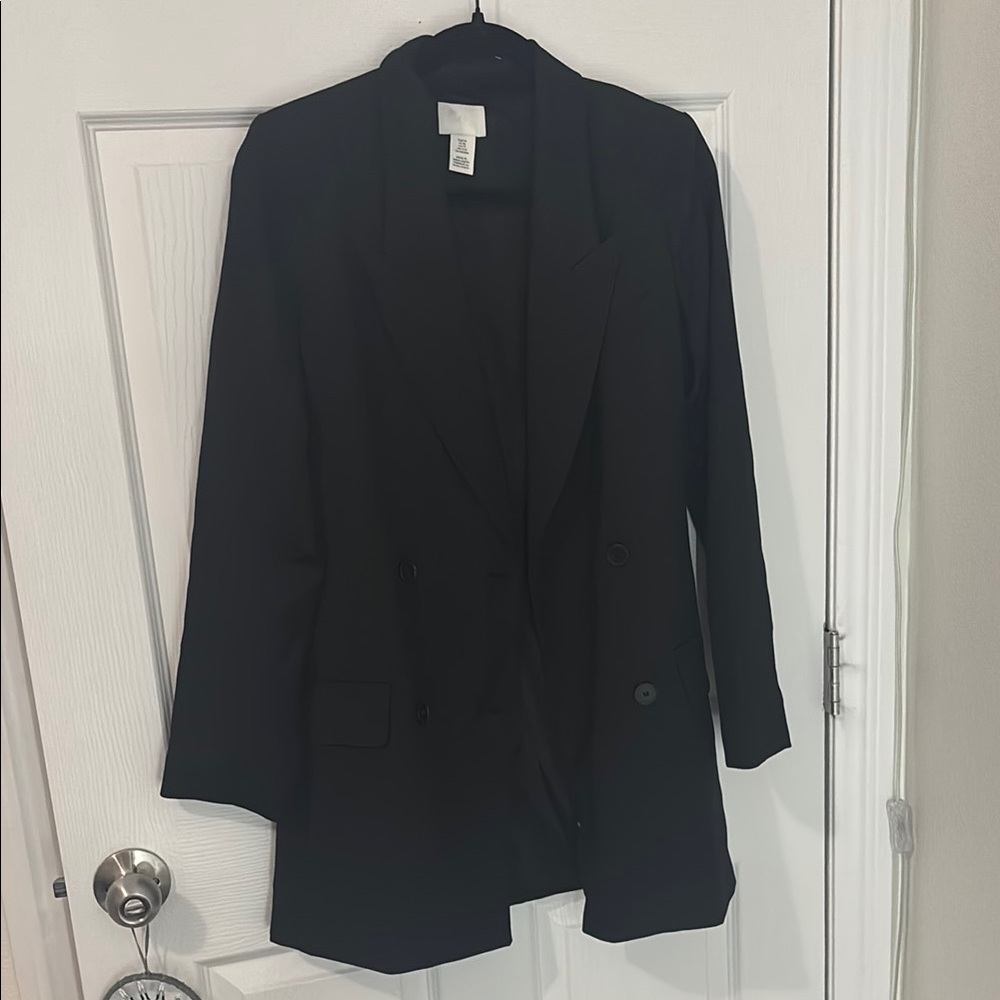 Chic Black Blazer